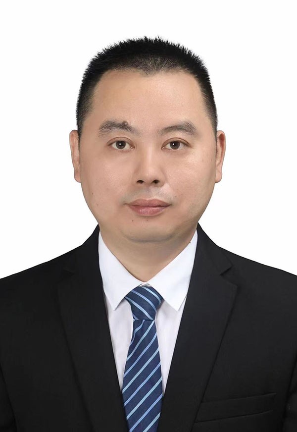 董事長：李向兵